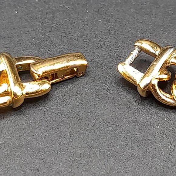 Vintage Monet Gold Plated Link Bracelet, 7 1/2 Inches, Fold Over Clasp - Picture 4 of 11